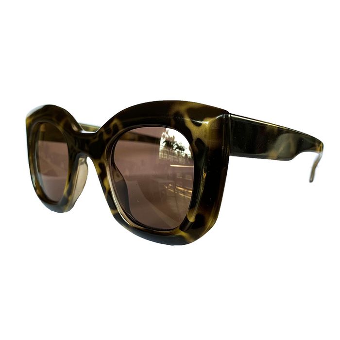 oculos-de-sol-luz-tartarua-escuro